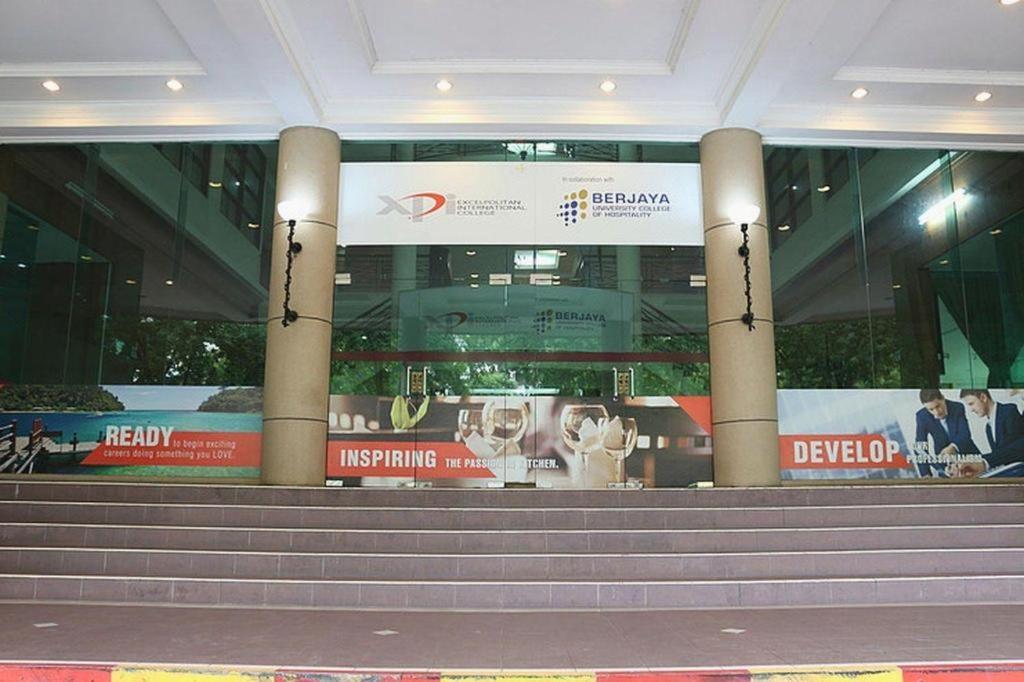 Stallions Suites Penang Jelutong Exteriör bild