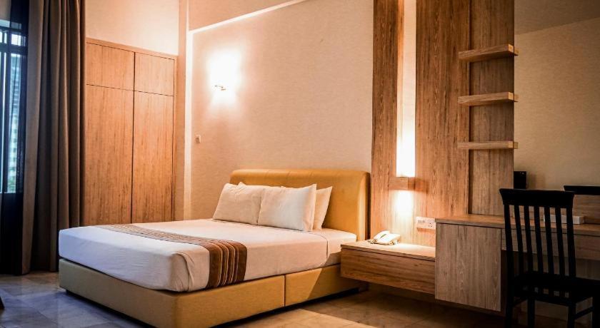 Stallions Suites Penang Jelutong Exteriör bild