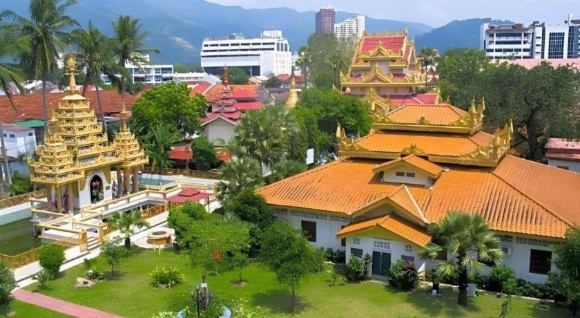 Stallions Suites Penang Jelutong Exteriör bild