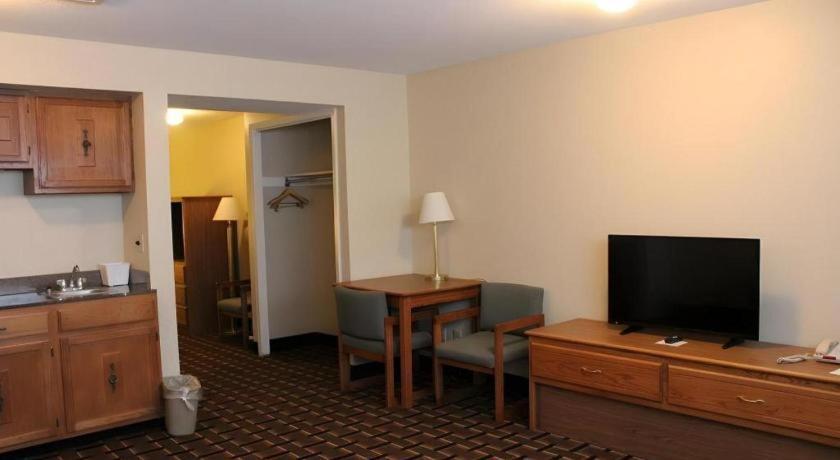 Stallions Suites Penang Jelutong Exteriör bild
